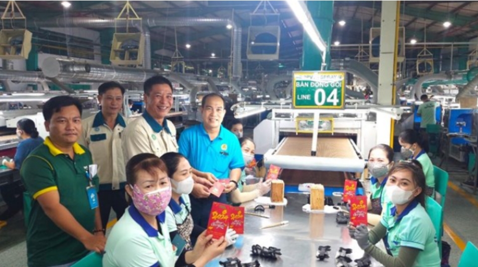 知名（míng）鞋企撐不住（zhù）了！耐（nài）克代工大廠宣布（bù）招聘上千工人！